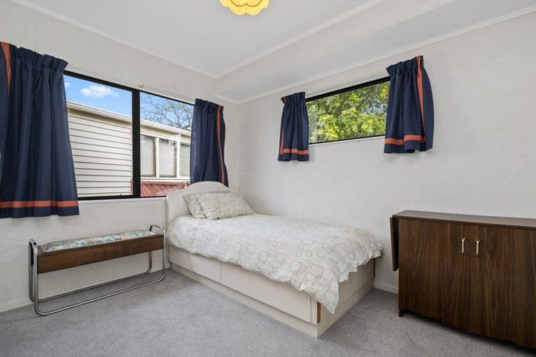 Photo of property in 69 Puriri Road, Pukekohe, 2120