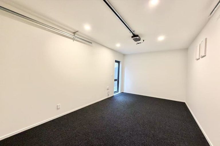 Photo of property in 7/6 Woodhouse Place, West Harbour, Auckland, 0618