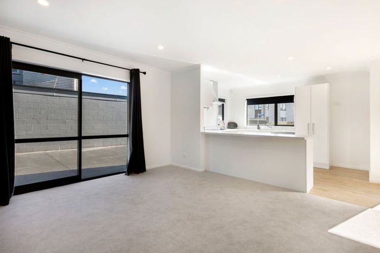 Photo of property in 99 Banks Street, Marfell, New Plymouth, 4310