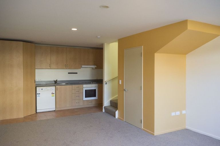 Photo of property in Pirie Street Townhouses, 5/35 Pirie Street, Mount Victoria, Wellington, 6011