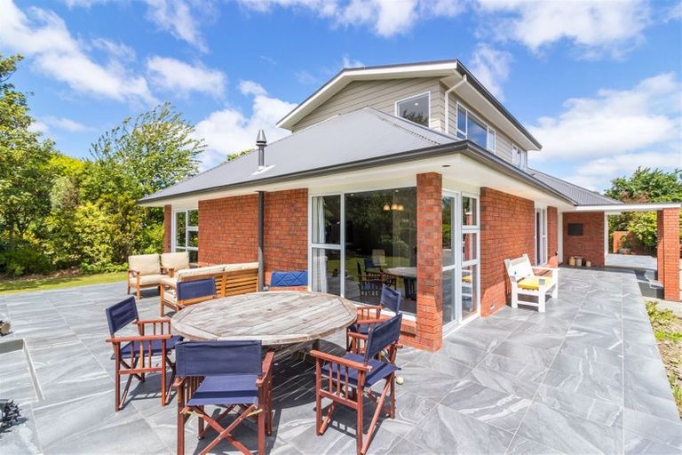 Photo of property in 633 Harewood Road, Harewood, Christchurch, 8051