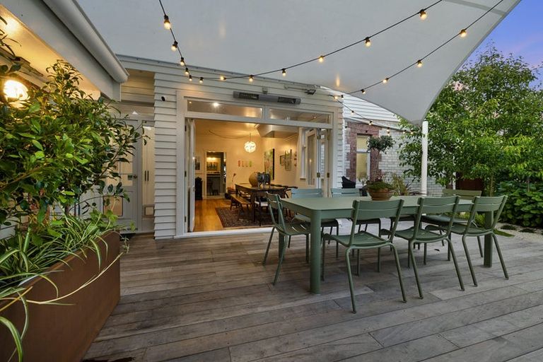 Photo of property in 7 Glen Almond Street, New Plymouth, 4310