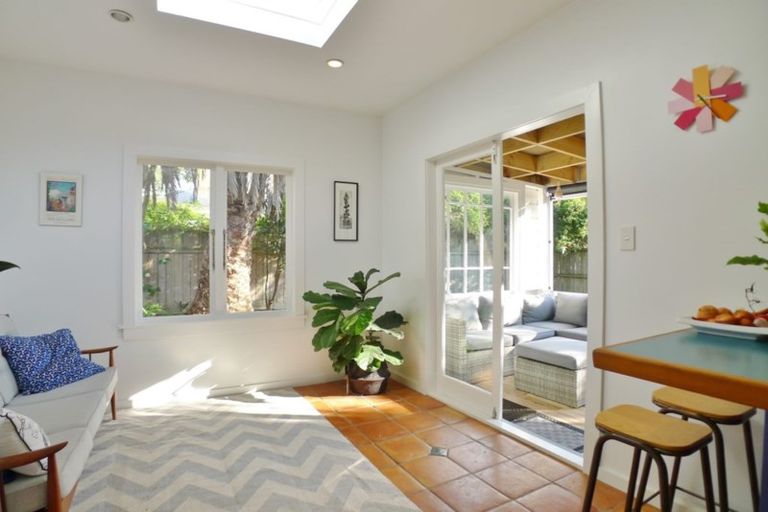 Photo of property in 29 Stafford Road, Northcote Point, Auckland, 0627