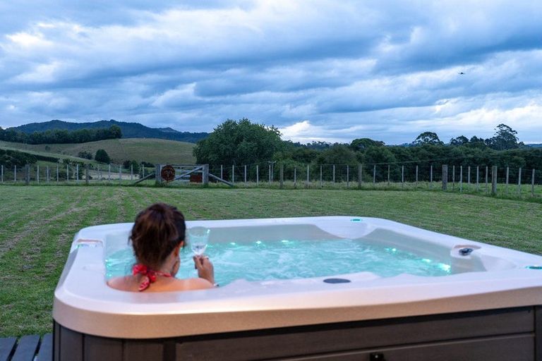 Photo of property in 623b Puketona Road, Haruru, 0204