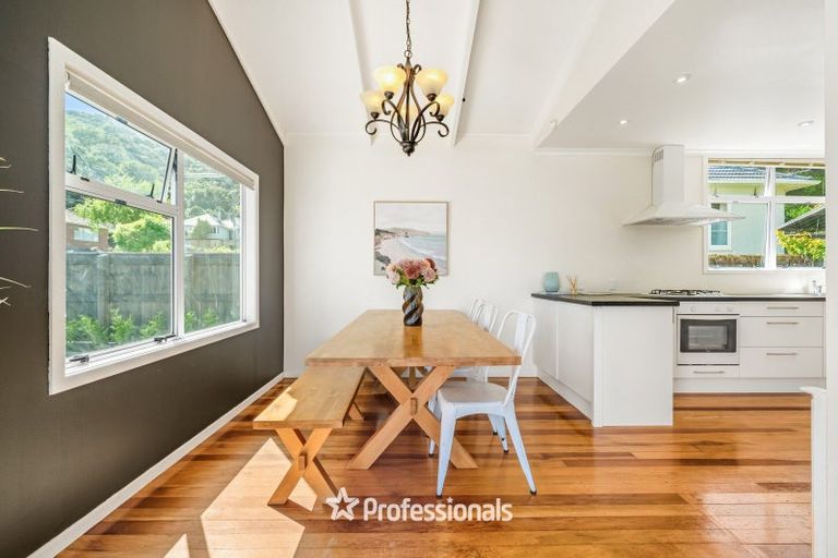 Photo of property in 215 Whites Line East, Waiwhetu, Lower Hutt, 5010