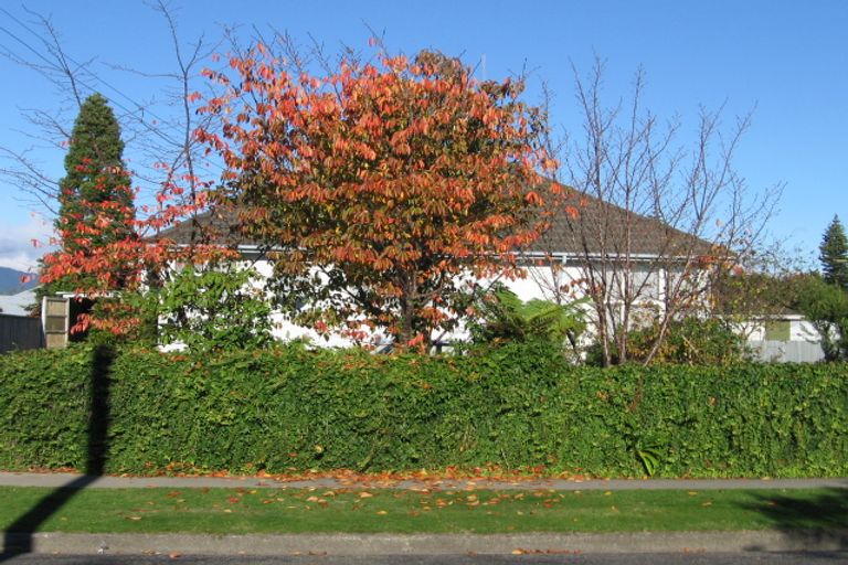 Photo of property in 6 Maire Street, Otaki, 5512