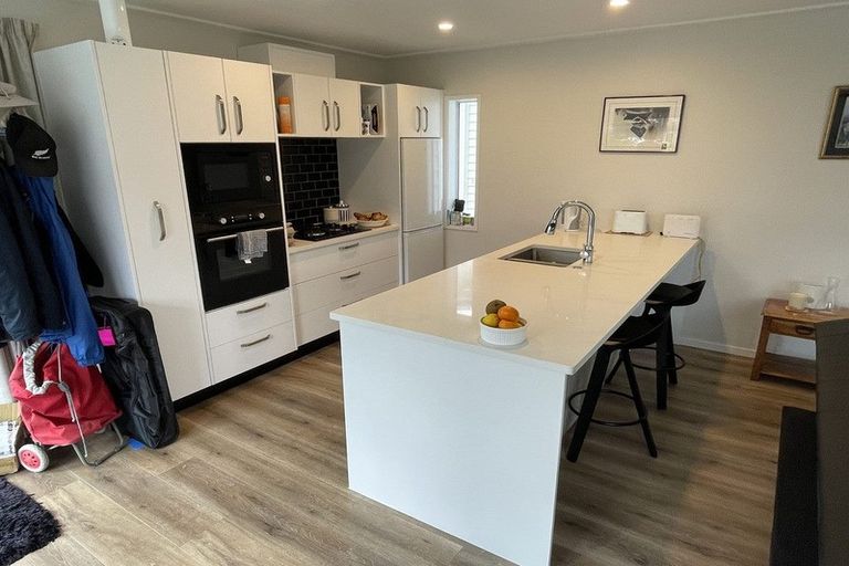 Photo of property in 14 Sale Street, Cockle Bay, Auckland, 2014