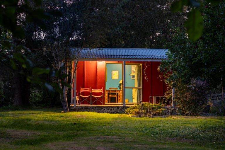 Photo of property in 100 Leinster Avenue, Raumati South, Paraparaumu, 5032