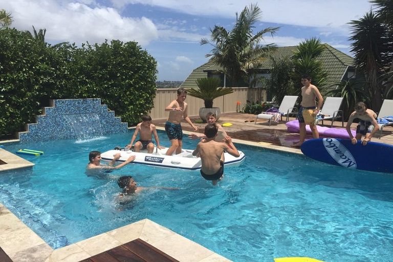 Photo of property in 95 Bradbury Road, Botany Downs, Auckland, 2010