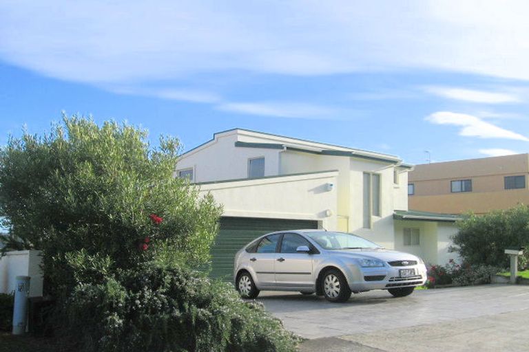 Photo of property in 128 Eskdale Road, Papakowhai, Porirua, 5024