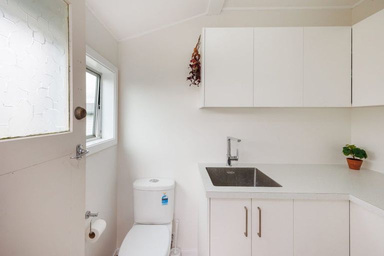 Photo of property in 6 Rennie Avenue, Milson, Palmerston North, 4414