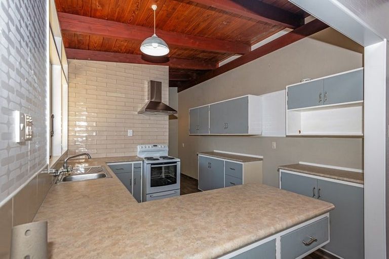 Photo of property in 4 Viscount Place, West End, Palmerston North, 4412