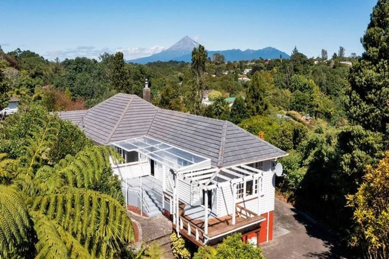 Photo of property in 82 Huatoki Street, Vogeltown, New Plymouth, 4310