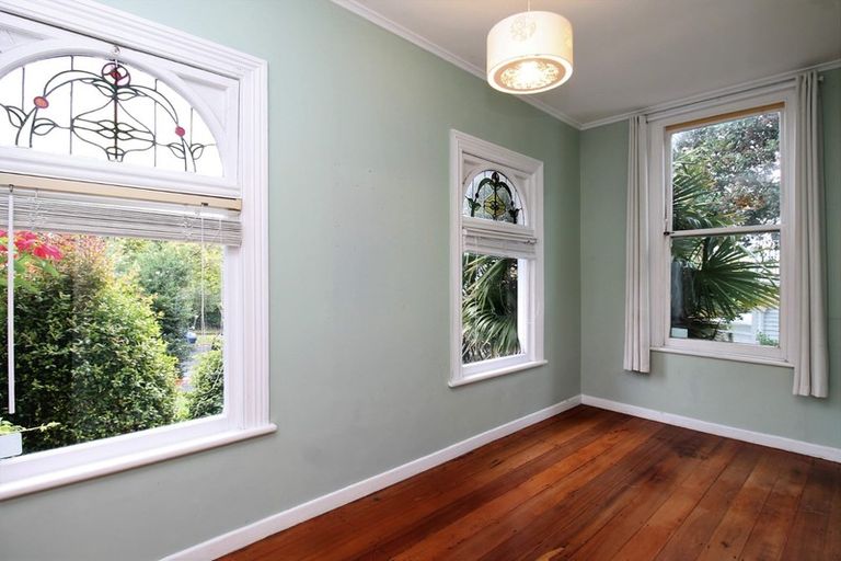 Photo of property in 9 Awanui Street, Birkenhead, Auckland, 0626