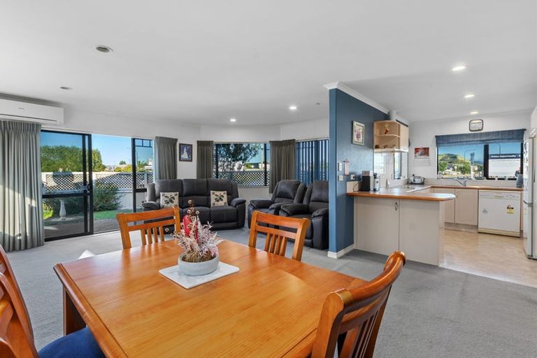 Photo of property in 333 Grenada Street, Papamoa Beach, Papamoa, 3118