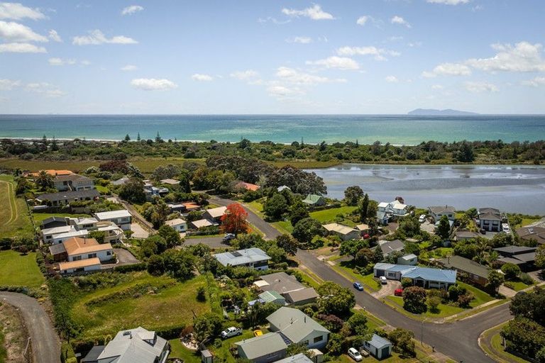 Photo of property in 2 Denby Close, Athenree, Katikati, 3177