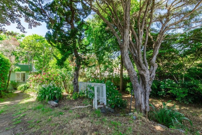 Photo of property in 72 Glen Road, Raumati South, Paraparaumu, 5032