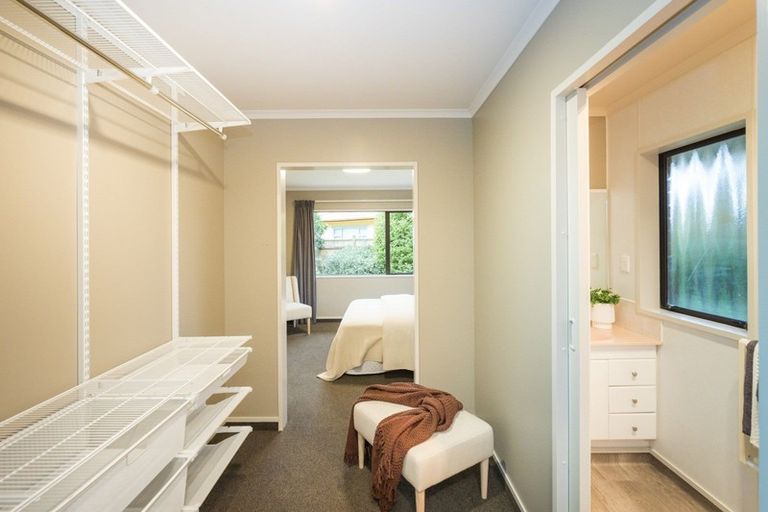 Photo of property in 8 Harrow Place, Hokowhitu, Palmerston North, 4410