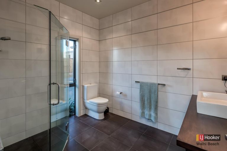 Photo of property in 111 Koutunui Road, Athenree, Katikati, 3177