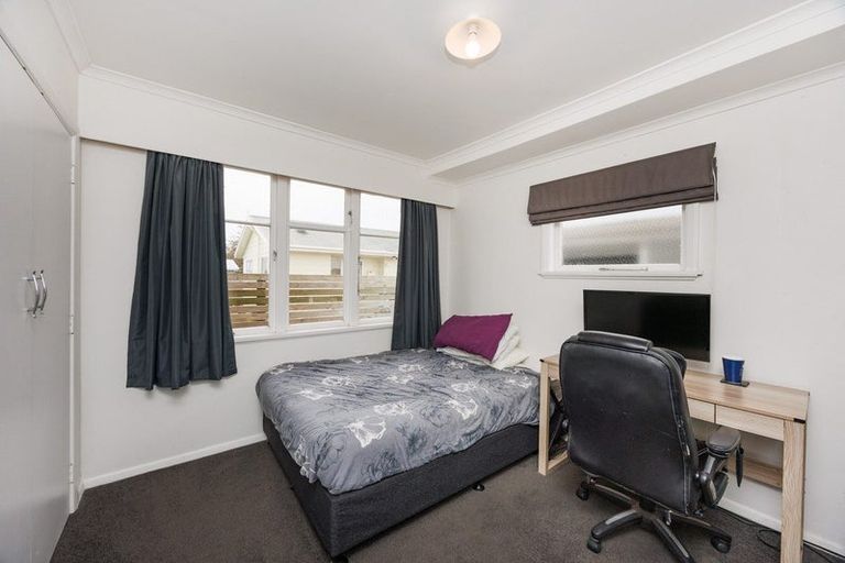 Photo of property in 6 Esk Street, Roslyn, Palmerston North, 4414
