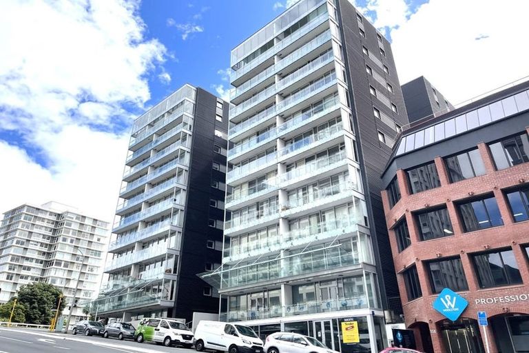 Photo of property in Montreaux Apartments, 5i/164 The Terrace, Wellington Central, Wellington, 6011