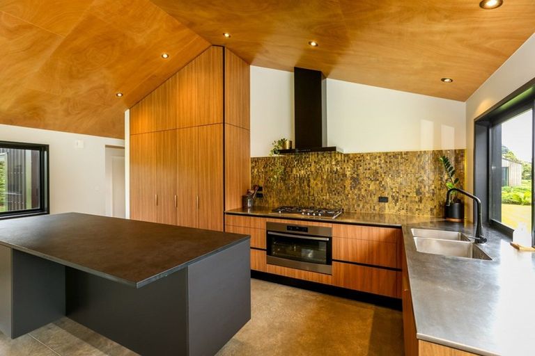 Photo of property in 23c Arden Place, Oakura, 4314