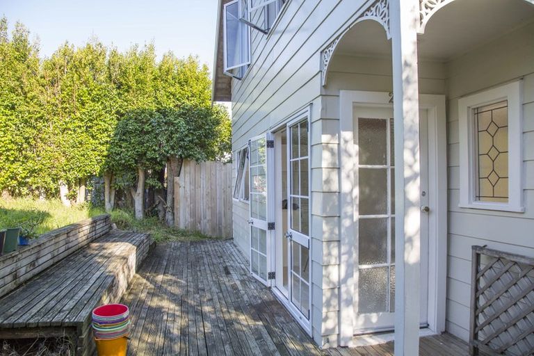 Photo of property in 2/26 Richards Avenue, Forrest Hill, Auckland, 0620