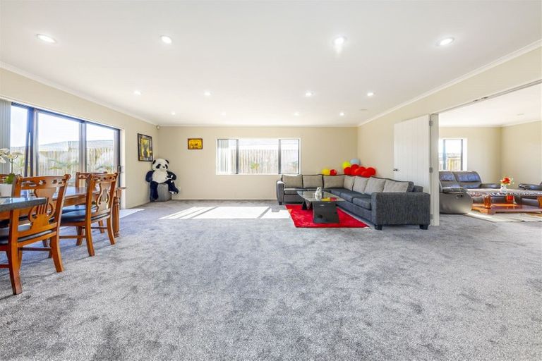 Photo of property in 497 Great South Road, Opaheke, Papakura, 2113