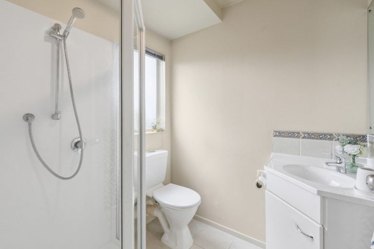 Photo of property in 14 Carisbrook Crescent, Papakura, 2110