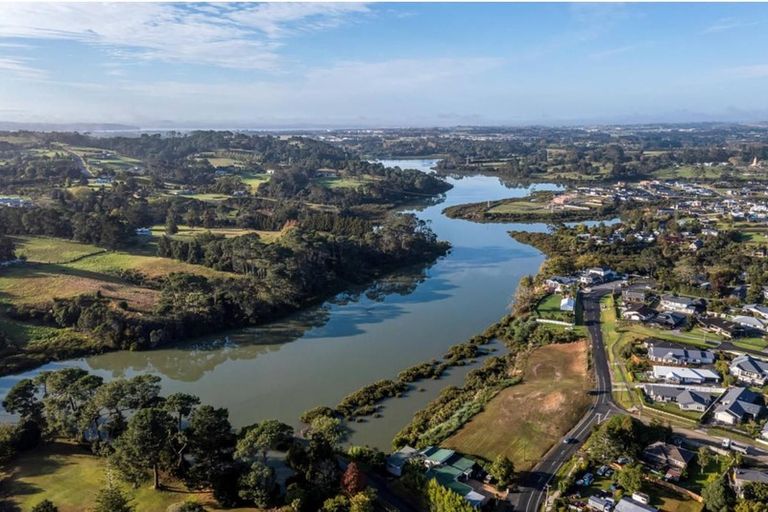 Photo of property in 1 York Terrace, Riverhead, 0820