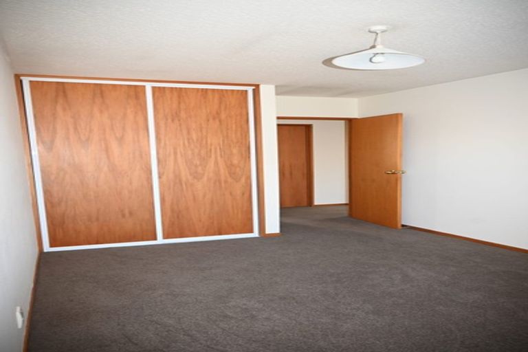 Photo of property in 2/18 Burdale Street, Riccarton, Christchurch, 8011