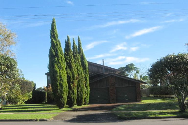 Photo of property in 21 Bradbury Road, Botany Downs, Auckland, 2010