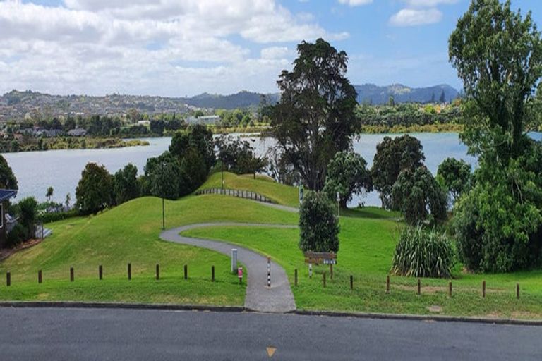 Photo of property in 39a Pohutukawa Avenue, Shelly Park, Auckland, 2014
