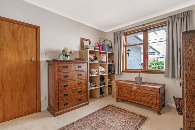 Photo of property in 1 Durie Vale Road, Durie Hill, Whanganui, 4500