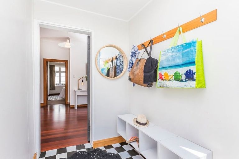 Photo of property in 224 The Parade, Island Bay, Wellington, 6023