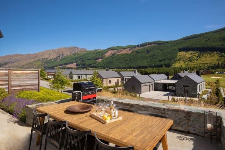 Photo of property in 6 Ogilvie Lane, Arrowtown, Queenstown, 9371
