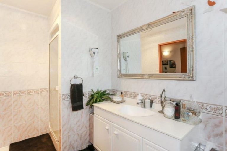 Photo of property in 20 Cherry Crescent, Pukekohe, 2120