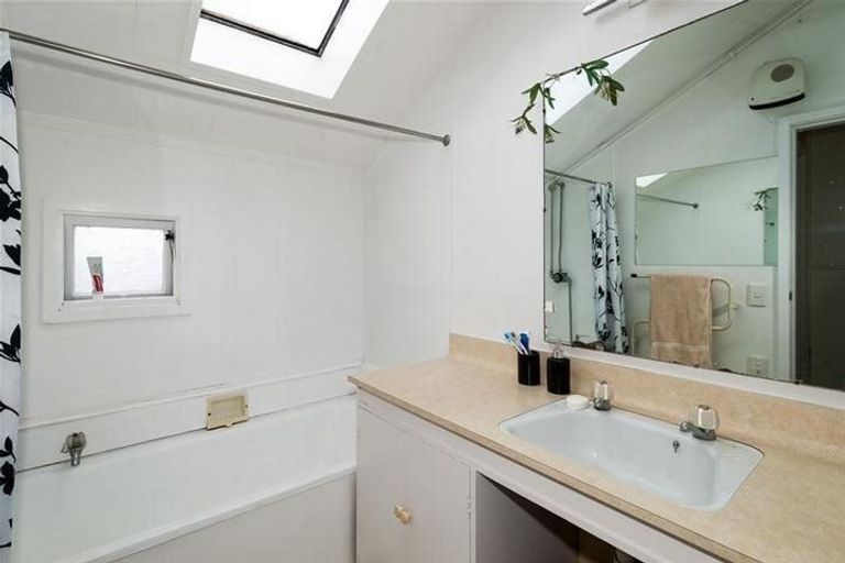 Photo of property in 4a Maidstone Road, Ilam, Christchurch, 8041