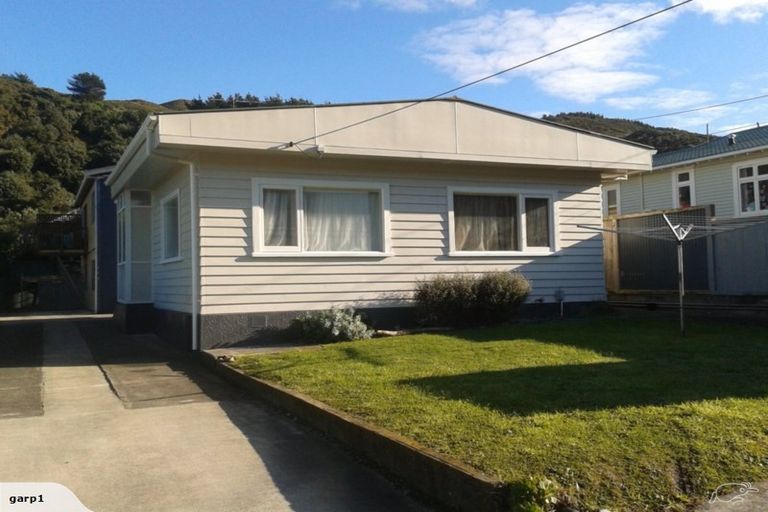 Photo of property in 23a Happy Valley Road, Owhiro Bay, Wellington, 6023