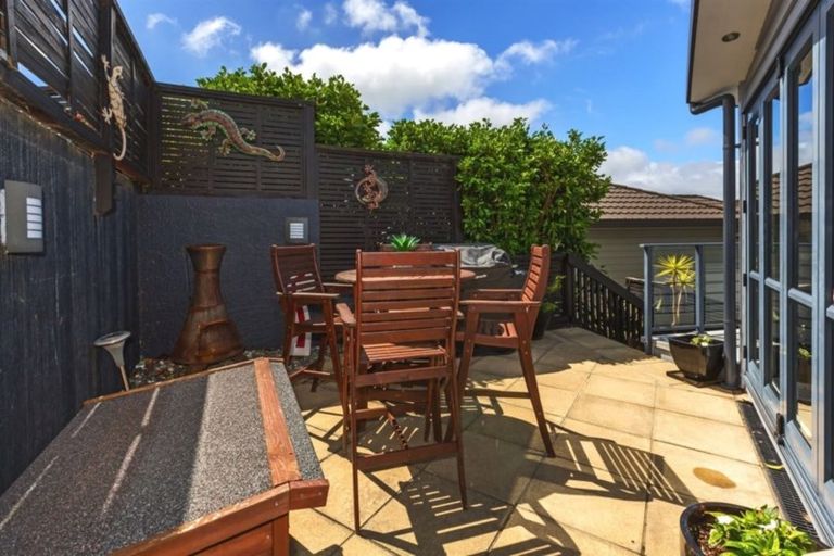 Photo of property in 13 Endeavour Drive, Whitby, Porirua, 5024