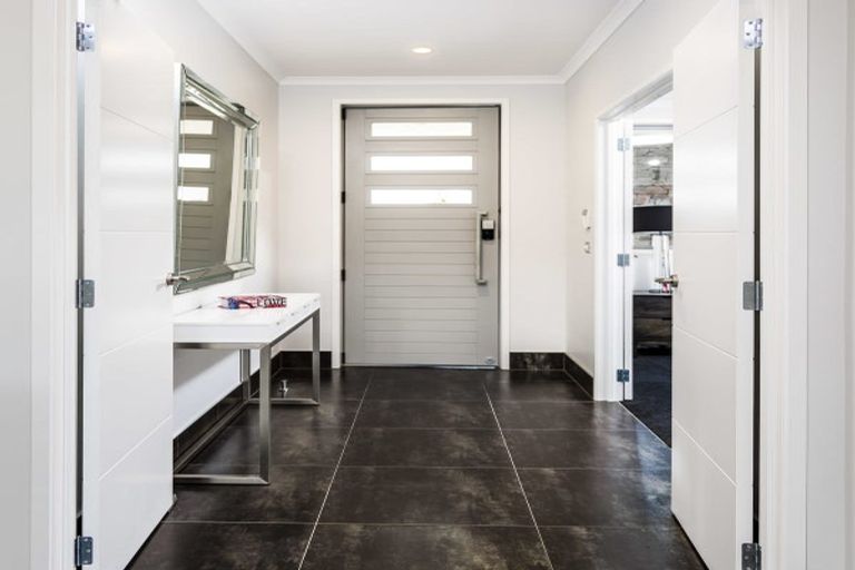 Photo of property in 7 Paapaka Way, Waiuku, 2123