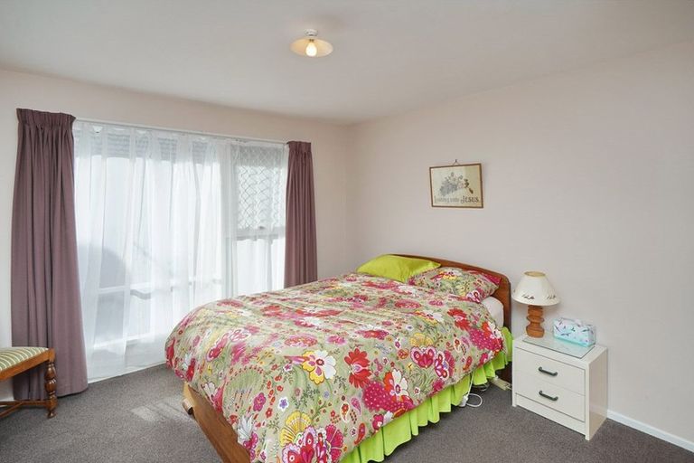 Photo of property in 2/53 Bassett Street, Burwood, Christchurch, 8083