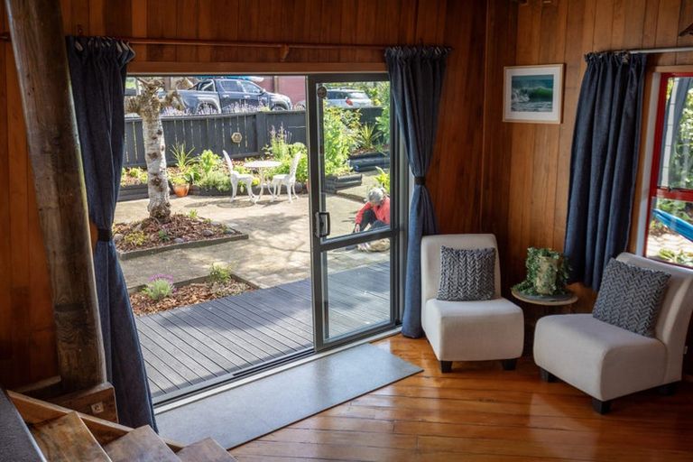 Photo of property in 1 Bay View Road, Raglan, 3225