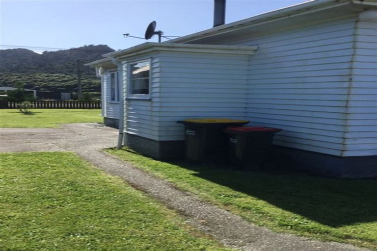 Photo of property in 15 Lynch Street, Cobden, Greymouth, 7802
