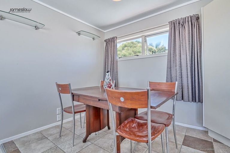 Photo of property in 46 Farquhar Road, Glendene, Auckland, 0602