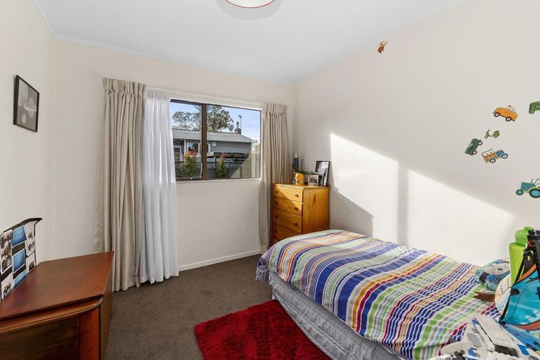 Photo of property in 1/29 Tirimoana Road, Te Atatu South, Auckland, 0602