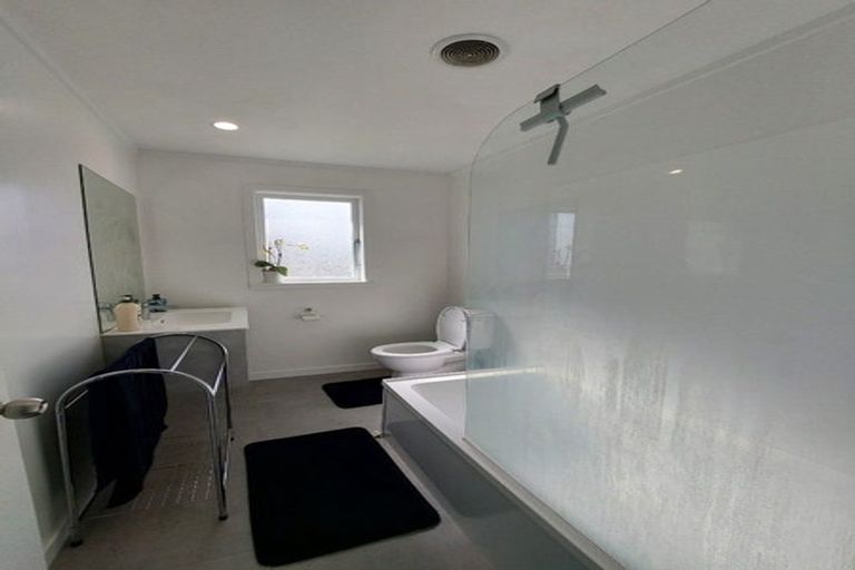 Photo of property in 206 Ngamotu Road, Spotswood, New Plymouth, 4310