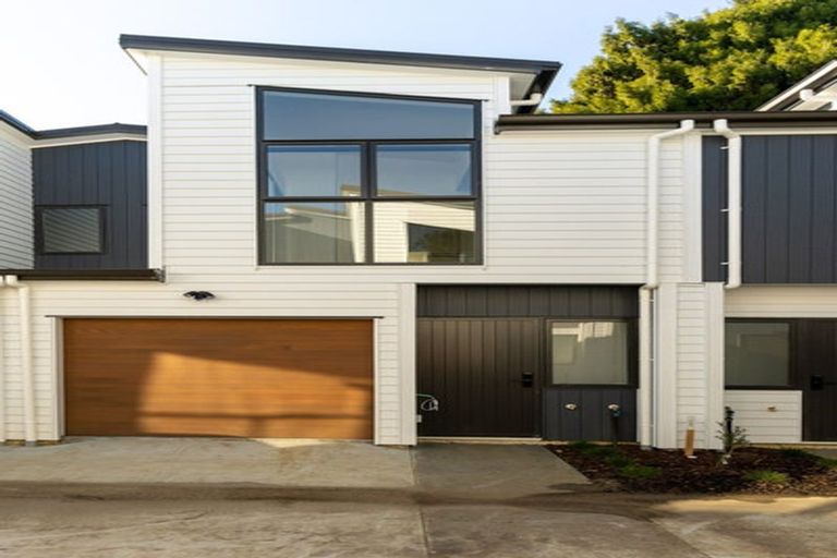 Photo of property in 12 Rangimarie Close, Opaheke, Papakura, 2113