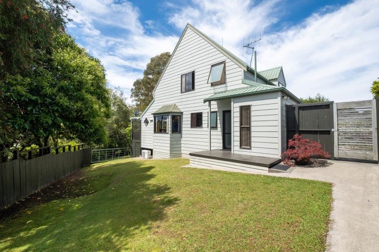 Photo of property in 33 Reeve Drive, Havelock North, 4130