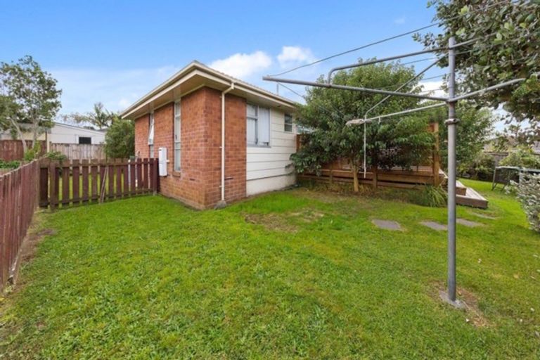Photo of property in 93 Arimu Road, Papakura, 2110